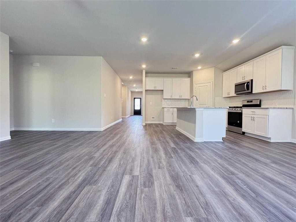 3720 Canyon Dr - Photo 4 of 30