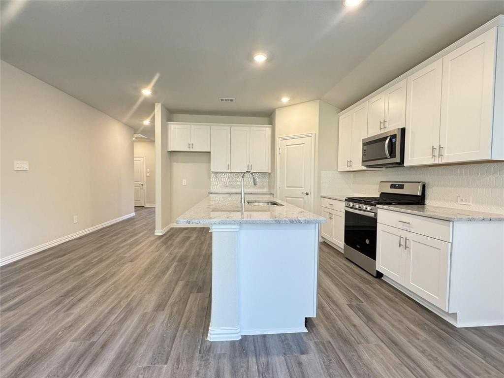 3720 Canyon Dr - Photo 5 of 30