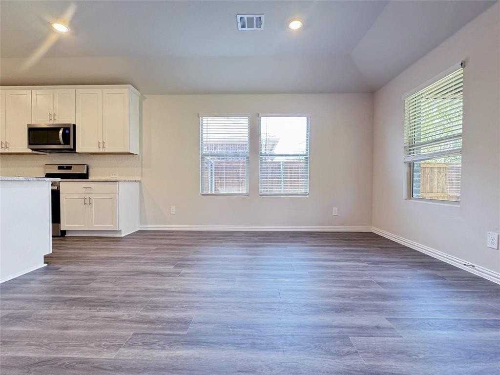 3720 Canyon Dr - Photo 7 of 30