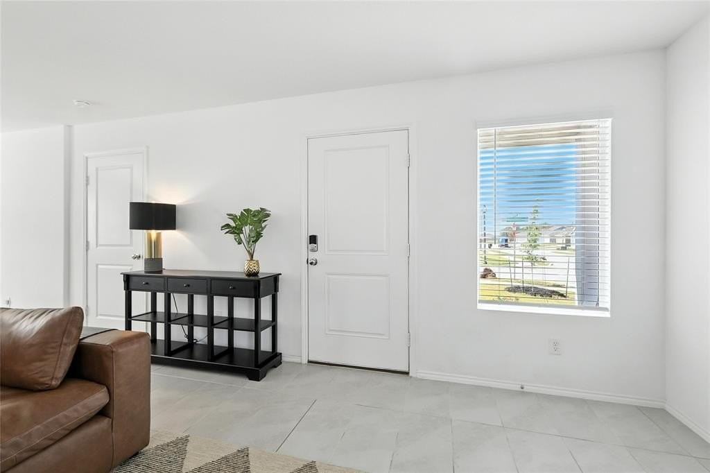 3720 Esperanza St - Photo 5 of 24