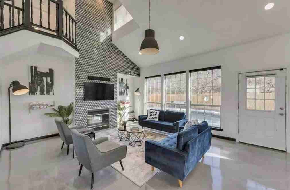 8324 Autumncrest Ct - Photo 6 of 34