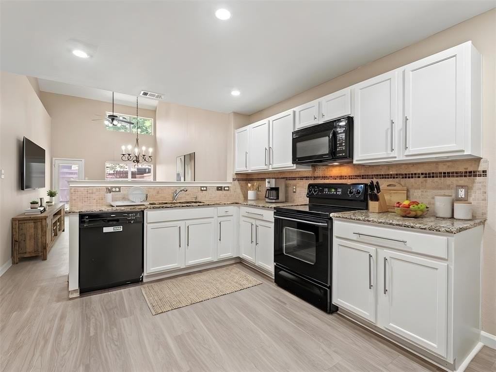 10116 Wake Bridge Dr - Photo 2 of 16