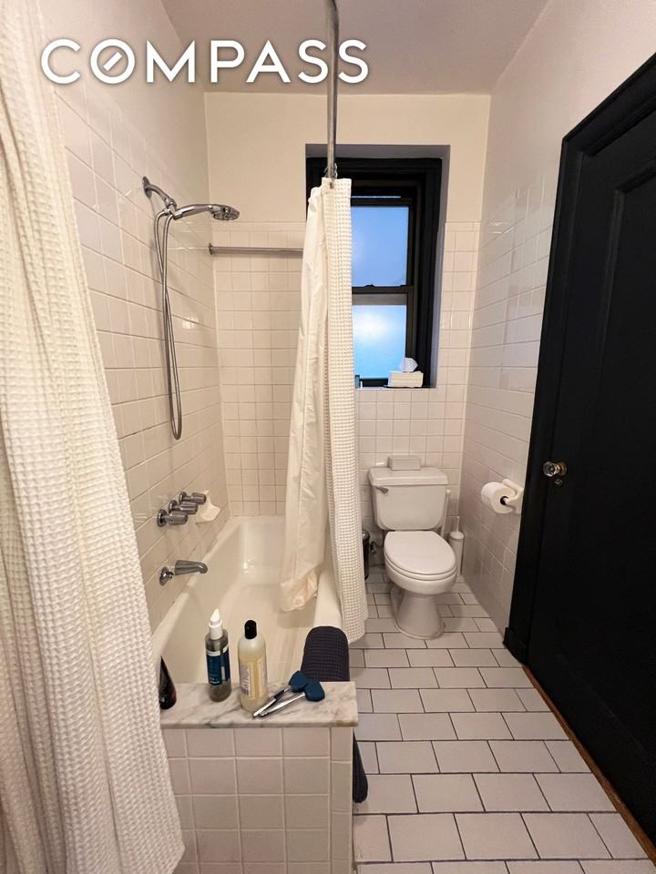 200 W 54th St #6L - Photo 5 of 11