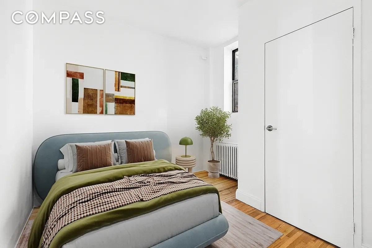 401 W 45th St #3A - Photo 4 of 5