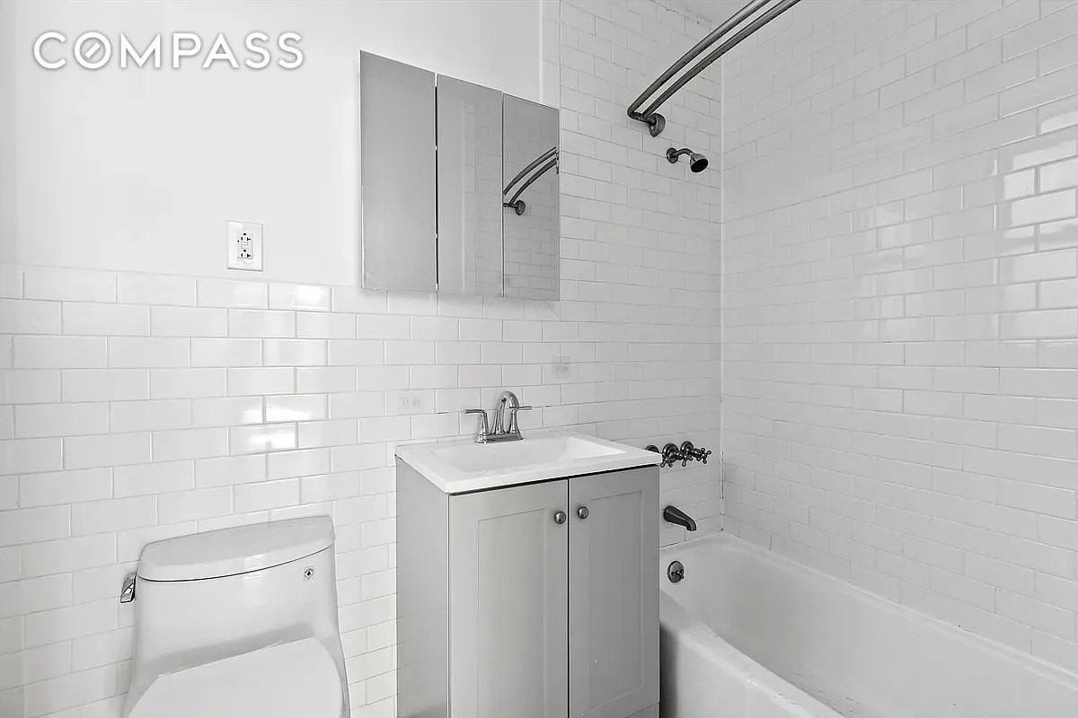 401 W 45th St #3A - Photo 5 of 5