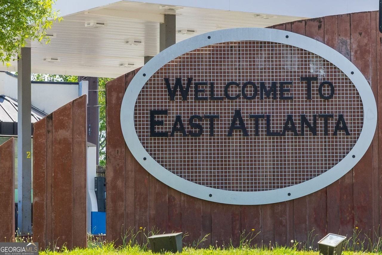 1446 Metropolitan Ave Se - Photo 4 of 9