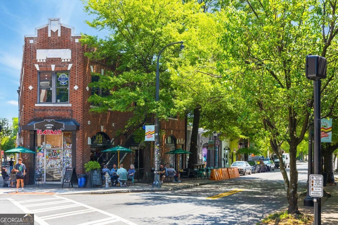 1446 Metropolitan Ave Se - Photo 5 of 9