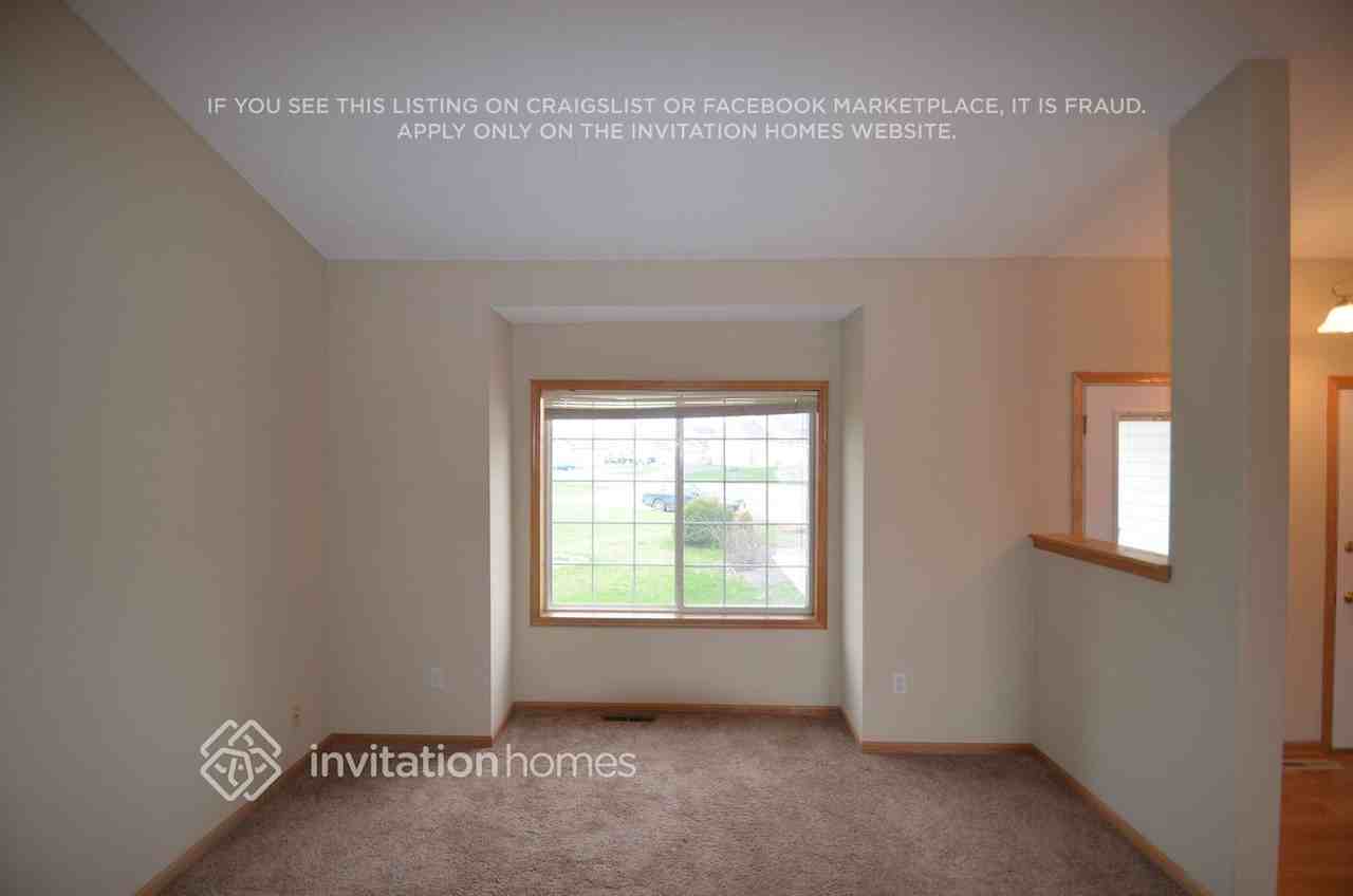 3570 Kaiser Ct Ne - Photo 3 of 15