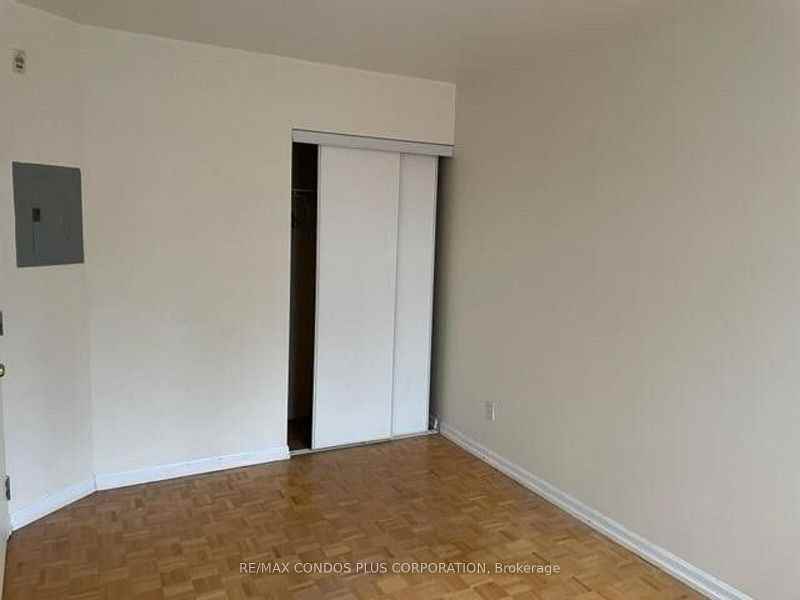 126 Dundas St E - Photo 7 of 7