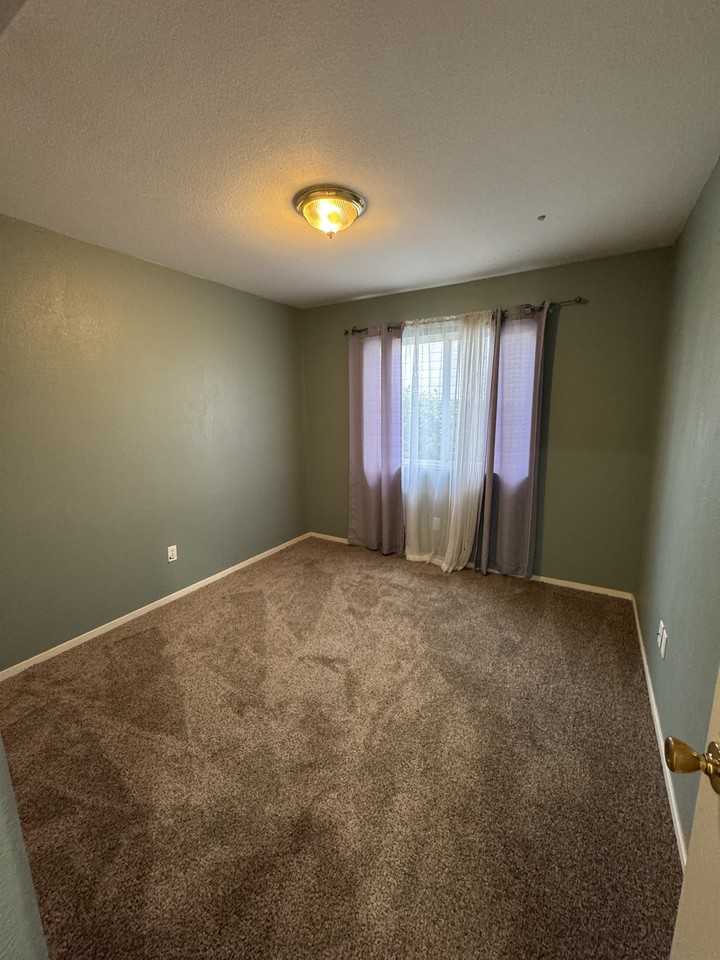 5481 Banderas Way - Photo 6 of 7