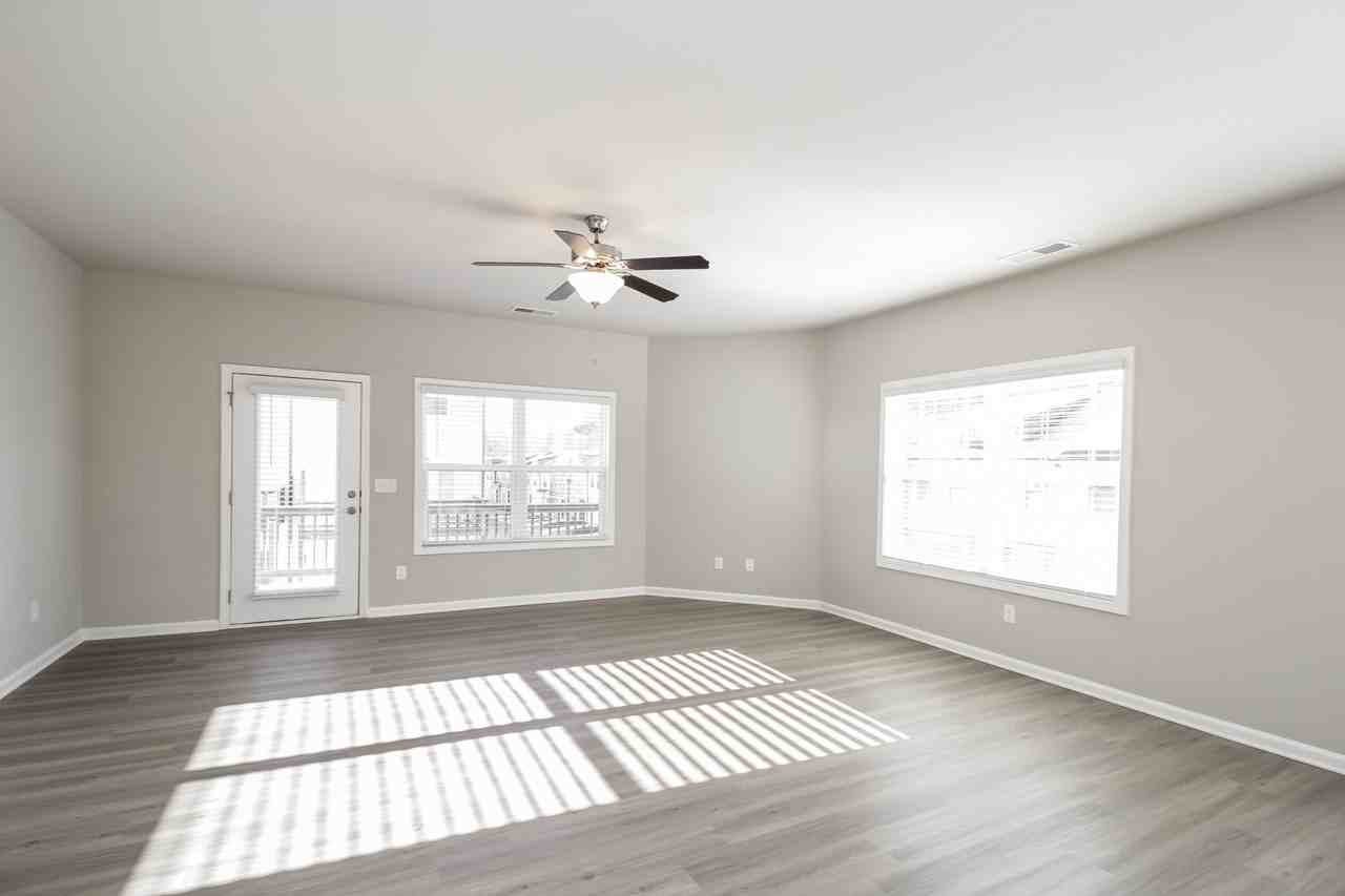 815 815 Calvin Park Dr - Photo 2 of 36