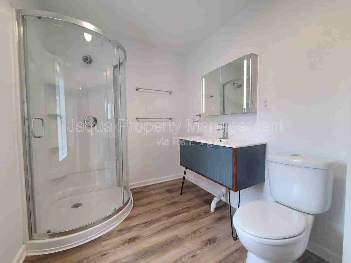 556 Broadway St #2B - Photo 3 of 3