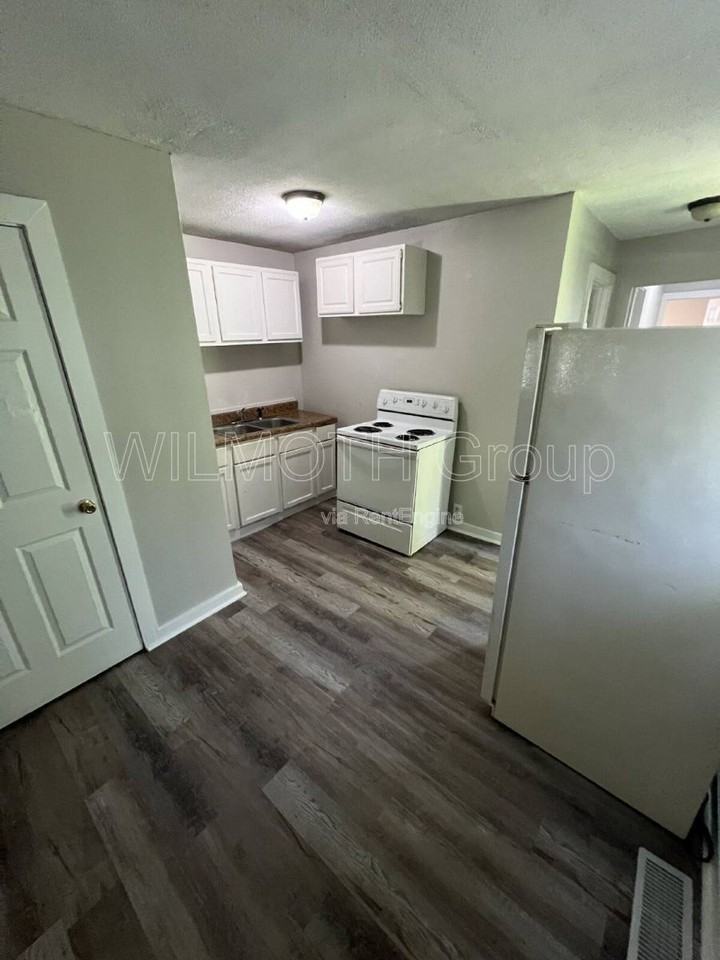 2722 N Olney St - Photo 3 of 10