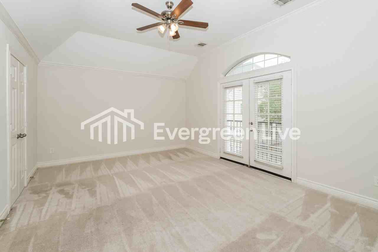 2605 Cheshire Oaks Dr - Photo 6 of 15