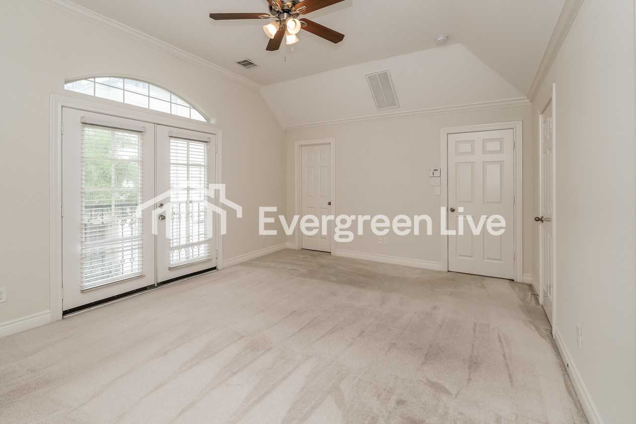 2605 Cheshire Oaks Dr - Photo 7 of 15