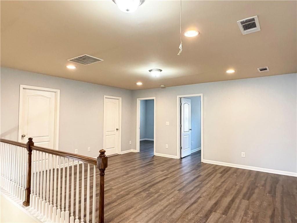 3712 Brockenhurst Dr - Photo 2 of 13