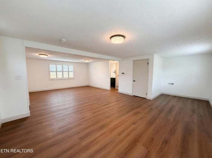 8717 Kildare Dr - Photo 6 of 30