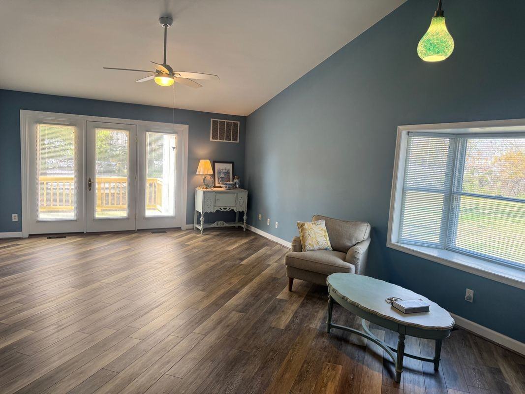 8013 Bridgepointe Dr - Photo 4 of 17