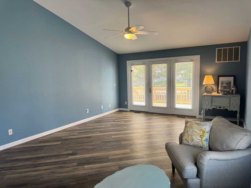 8013 Bridgepointe Dr - Photo 5 of 17