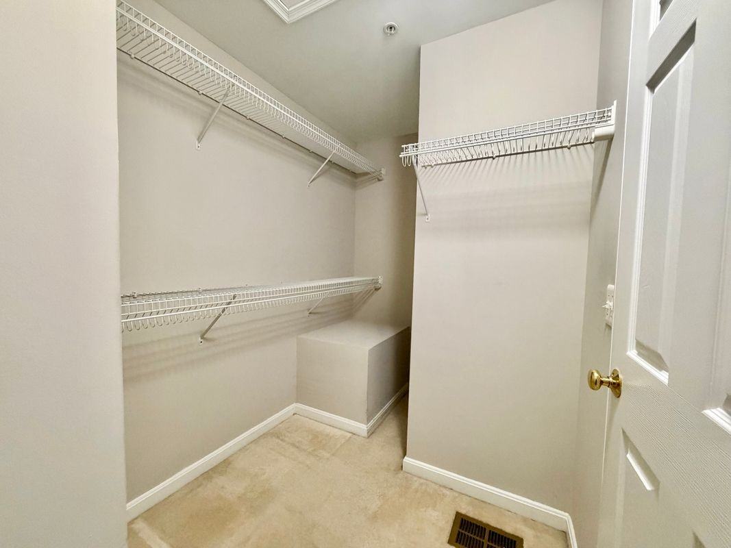 307 Prettyman Dr - Photo 5 of 17