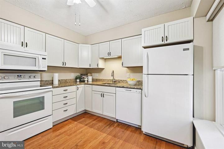 5555 First Statesman Ln - Photo 3 of 17