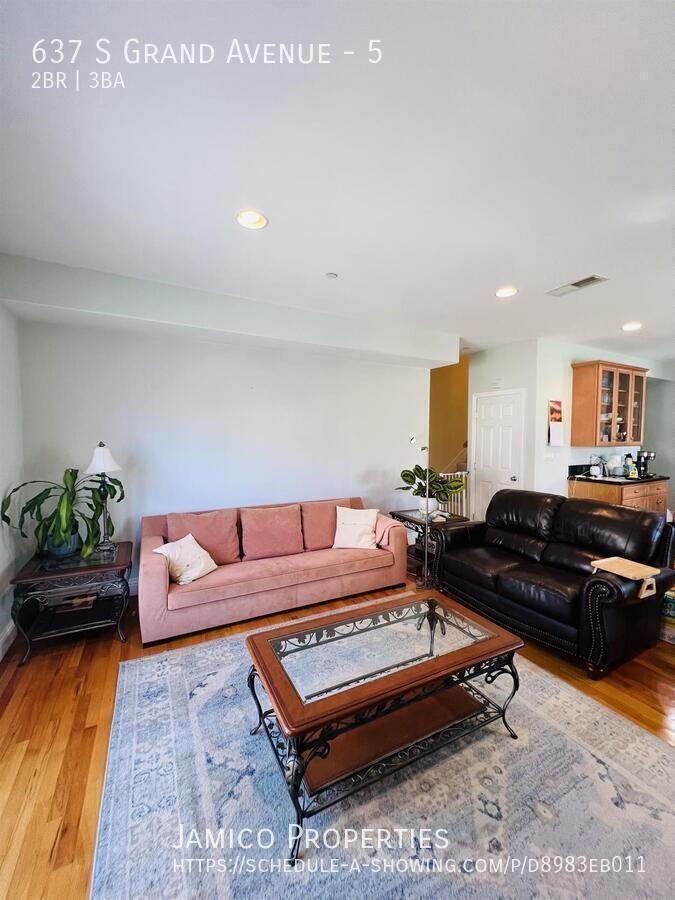 637 S Grand Ave #5 - Photo 2 of 17