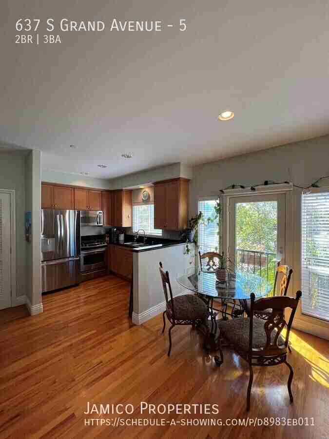 637 S Grand Ave #5 - Photo 3 of 17