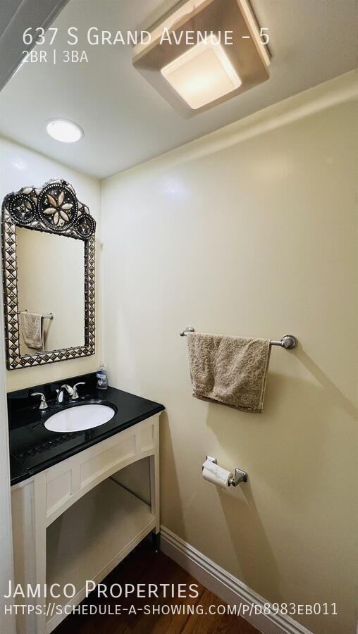 637 S Grand Ave #5 - Photo 5 of 17