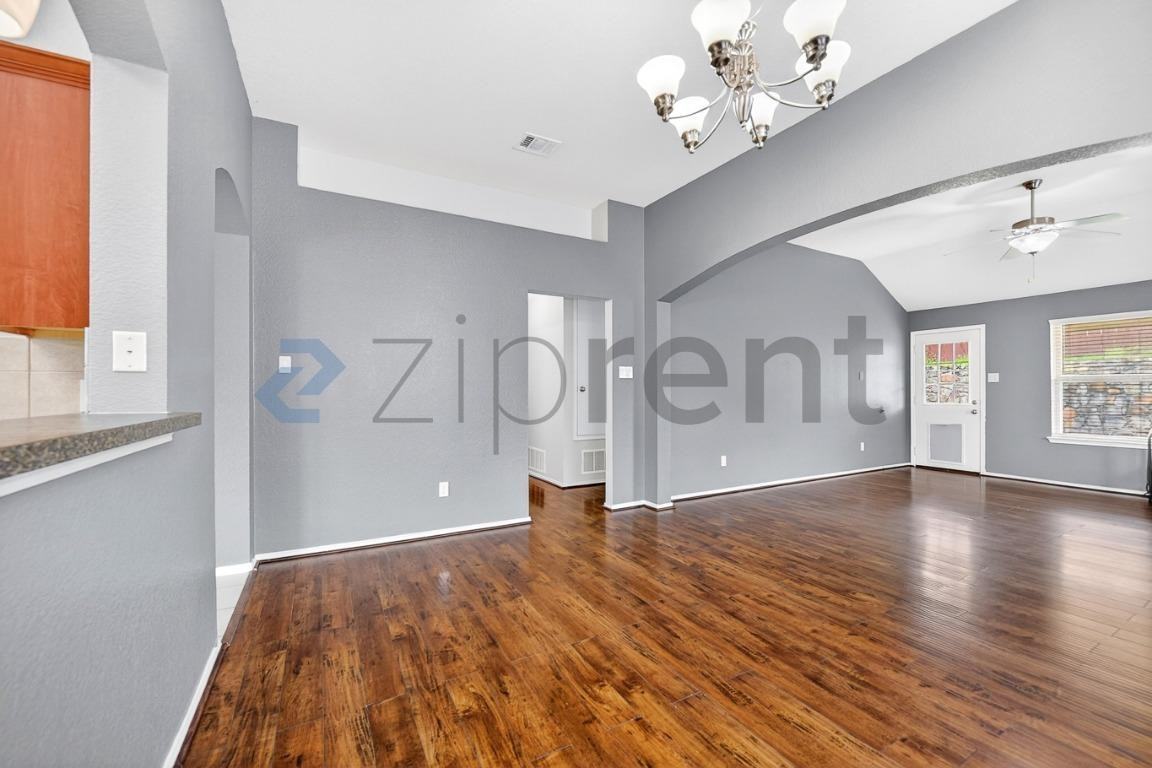 916 Reveille Rd - Photo 7 of 25