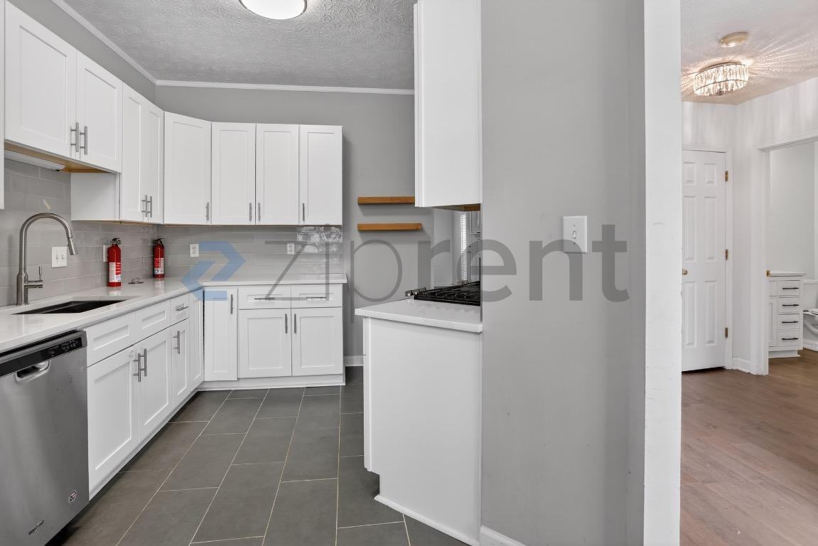 484 Fraser St Se #484 - Photo 7 of 21
