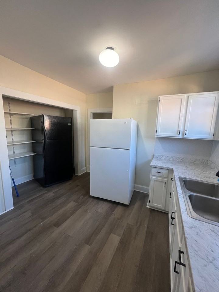 425 Gibson Ave - Photo 2 of 22