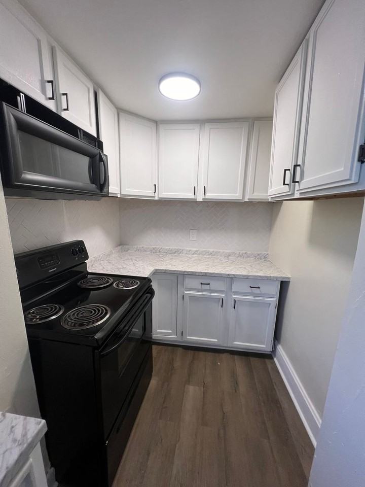 425 Gibson Ave - Photo 3 of 22