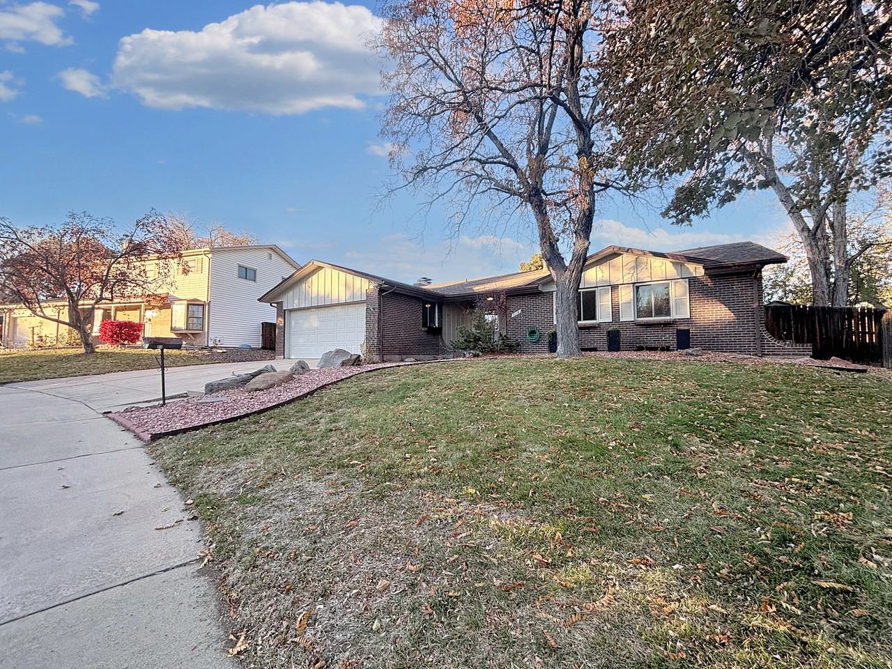 814 S Nelson Way - Photo 2 of 38