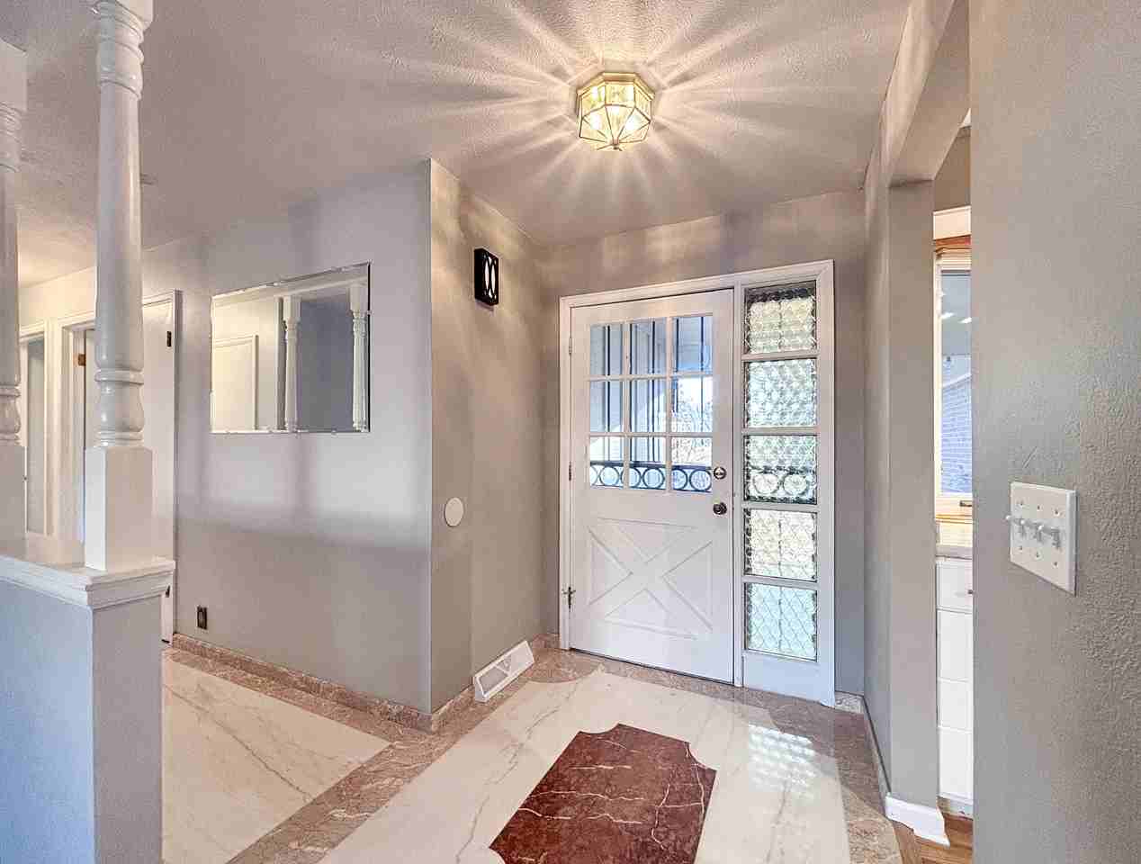 814 S Nelson Way - Photo 3 of 38