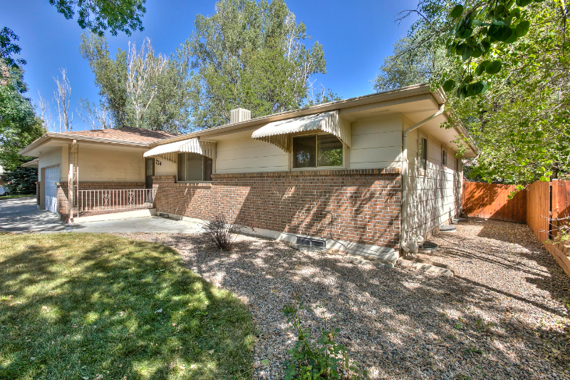 724 Kimball Rd - Photo 4 of 32