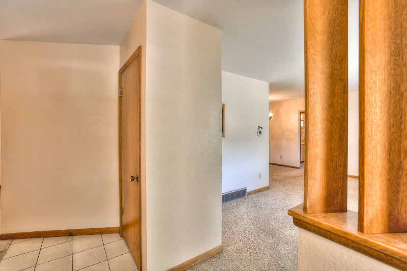 724 Kimball Rd - Photo 6 of 32