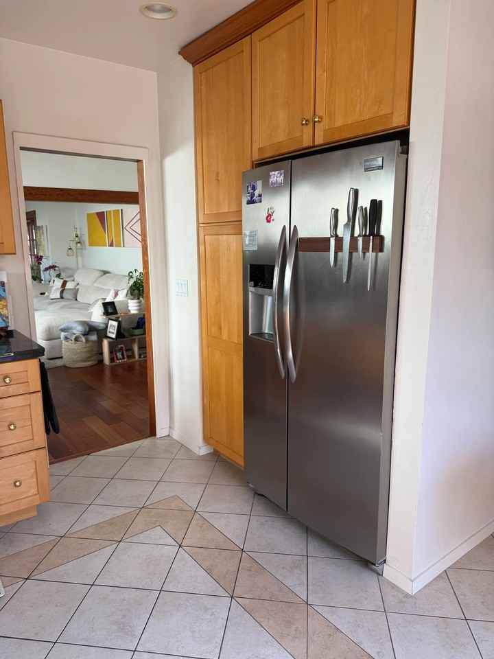 316 W Victoria St - Photo 4 of 20