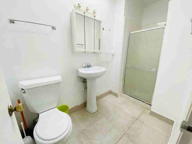 2300 Oak St #5 - Photo 2 of 11