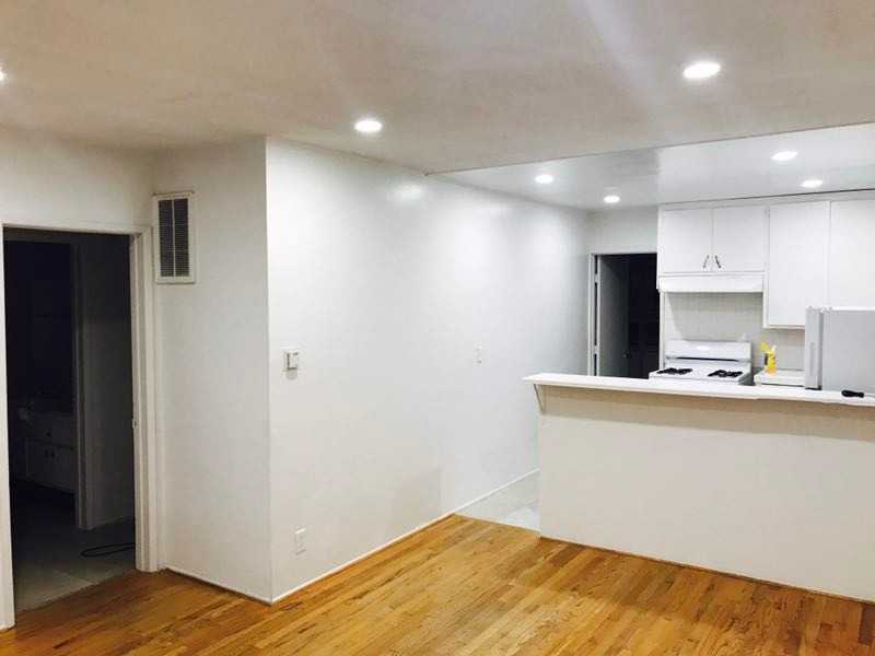 2300 Oak St #5 - Photo 4 of 11