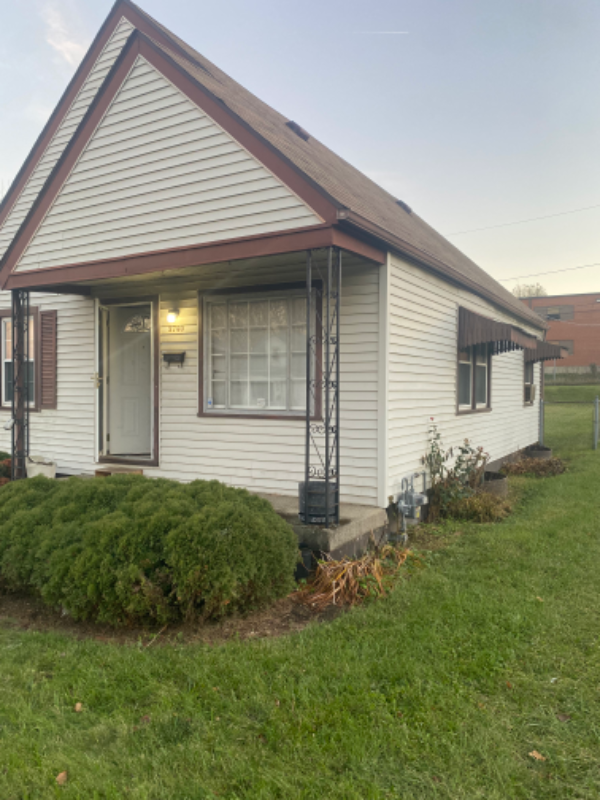 3740 W 2nd St - Photo 5 of 14