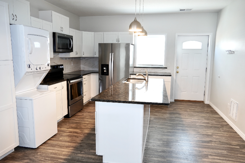 2310 E Saint Vrain St #102 - Photo 3 of 13