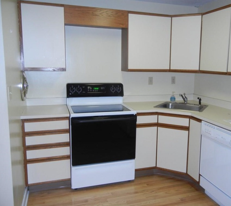 104 Oakwood Ave - Photo 2 of 14