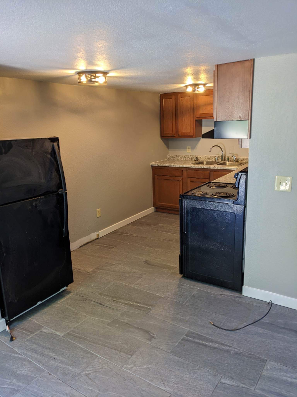 508 N Main St #C - Photo 3 of 11