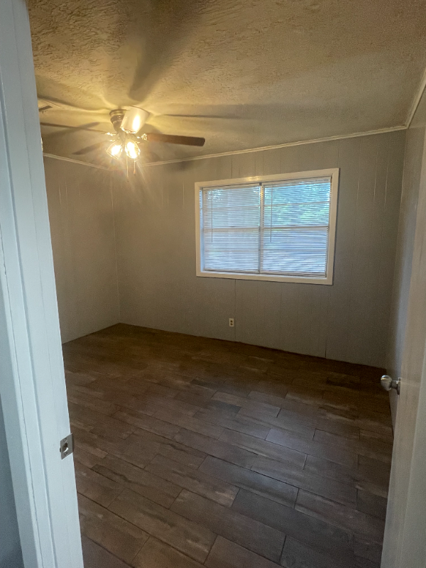 302 Paula Dr - Photo 5 of 19