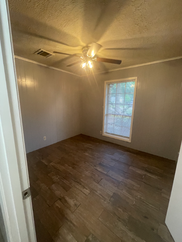 302 Paula Dr - Photo 6 of 19