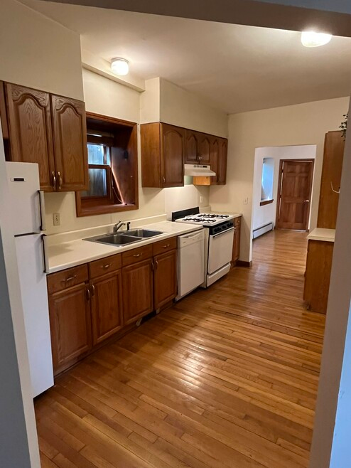 365 Hamilton St #REAR - Photo 6 of 21