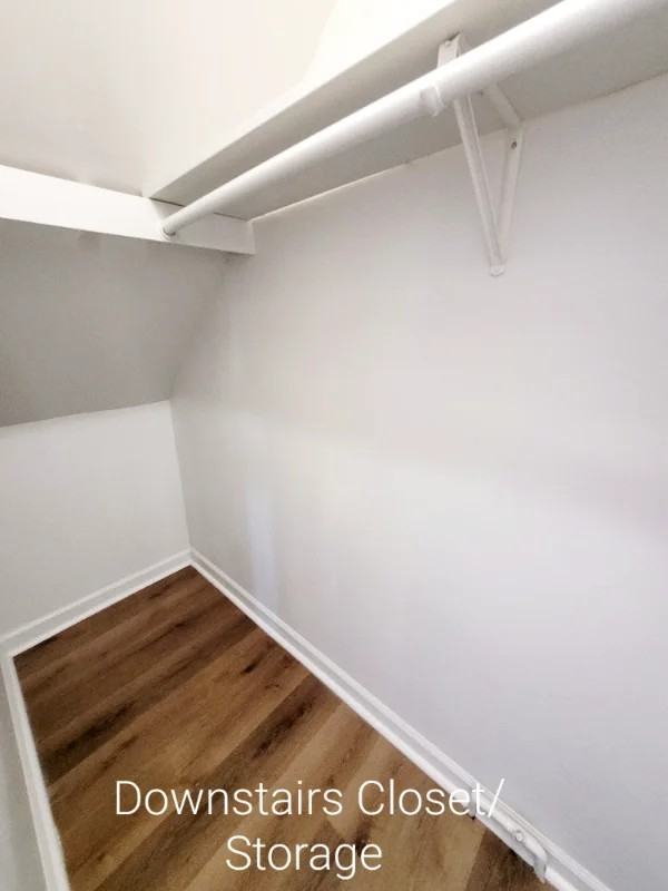 81 W County St #B - Photo 3 of 9