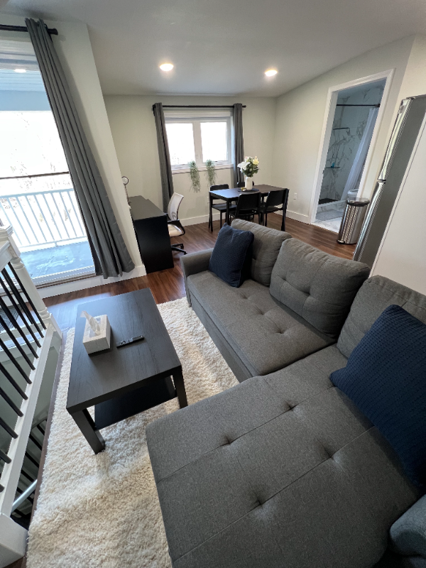 109 Willow Ave - Photo 3 of 24