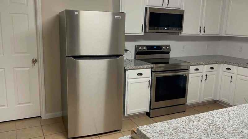 23449 High Point St - Photo 4 of 8