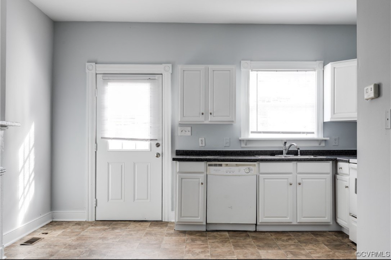 706 W Clay St - Photo 4 of 12